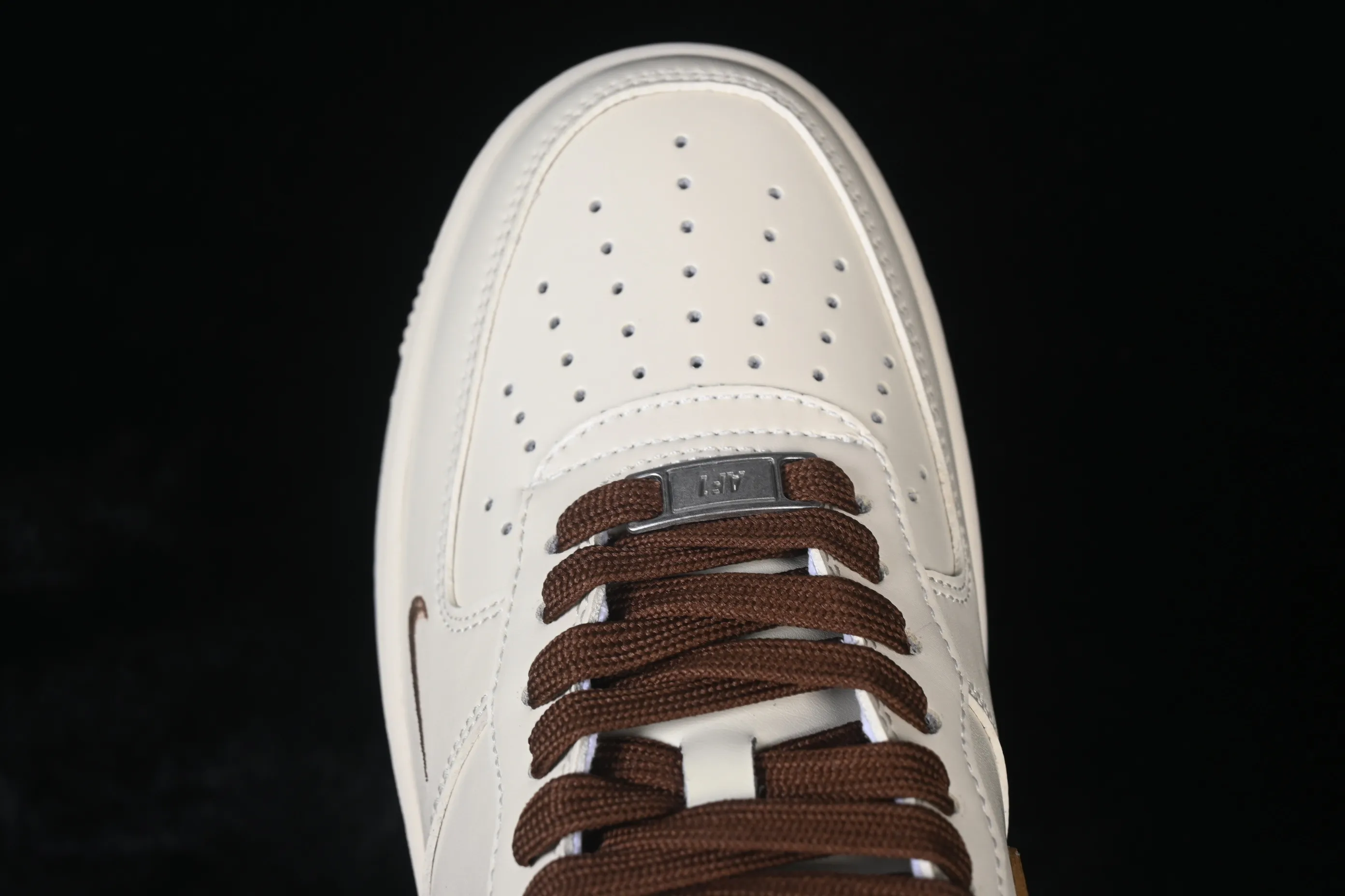 All categories Nk Air Force 1 Air Force series Nk Air Force 1 Low Air Force low-top Nike Air Force 1'07 Low Milk coffee white brown three small hooks Air Force 1 low-top casual sneakers NH0601-584
